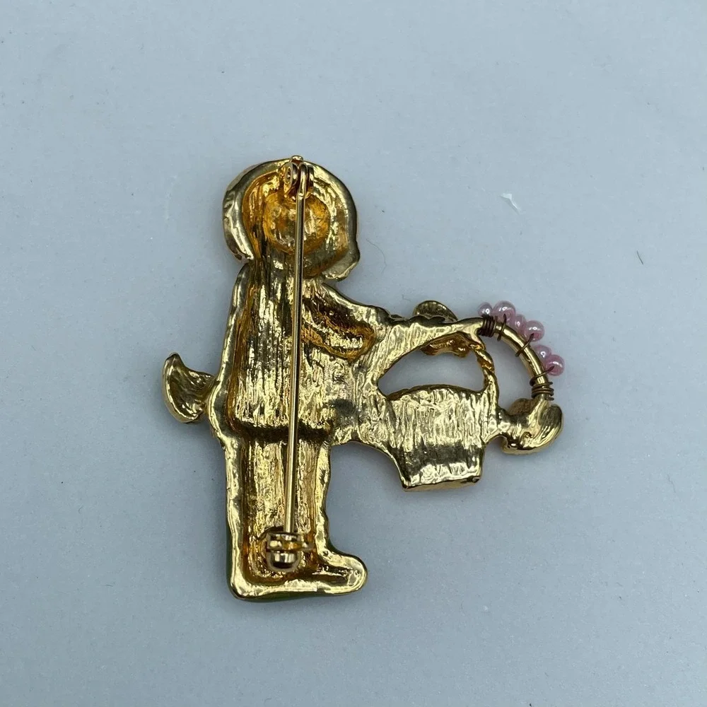 Vintage‎ Enamel Gardener Girl Brooch Gold Tone Cute Spring Whimsical